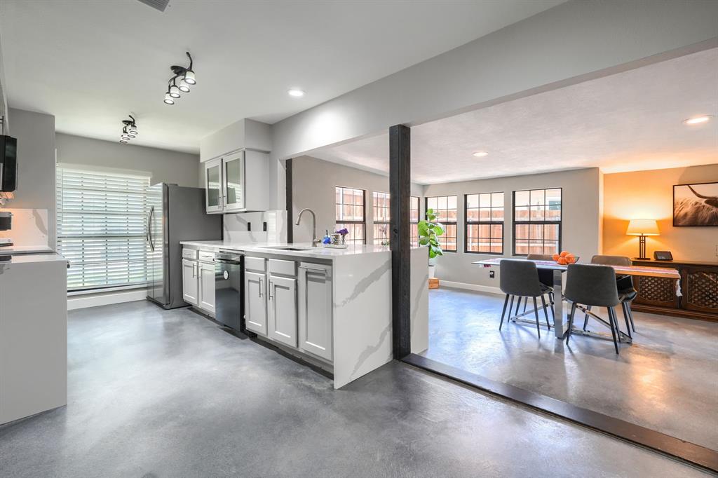 White Rock Village 02 - Residential