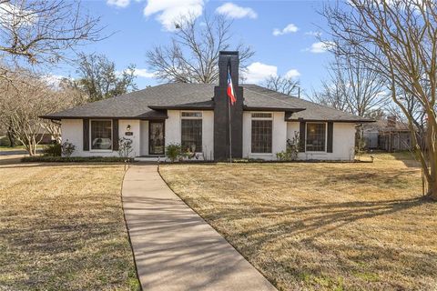 Tiny photo for 403 Muskrat Place, Greenville, TX 75402 (MLS # 21196930)