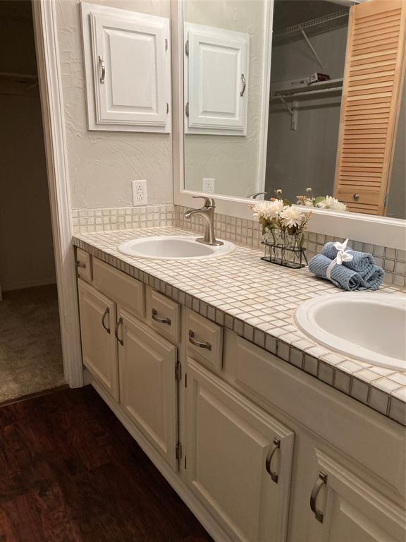 La Buea Vida - Residential Lease