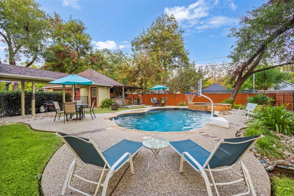 University-Rev - Residential