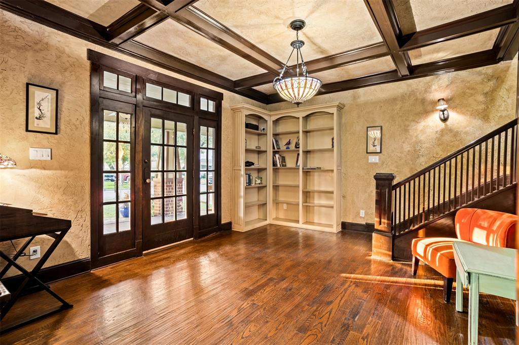 University-Rev - Residential