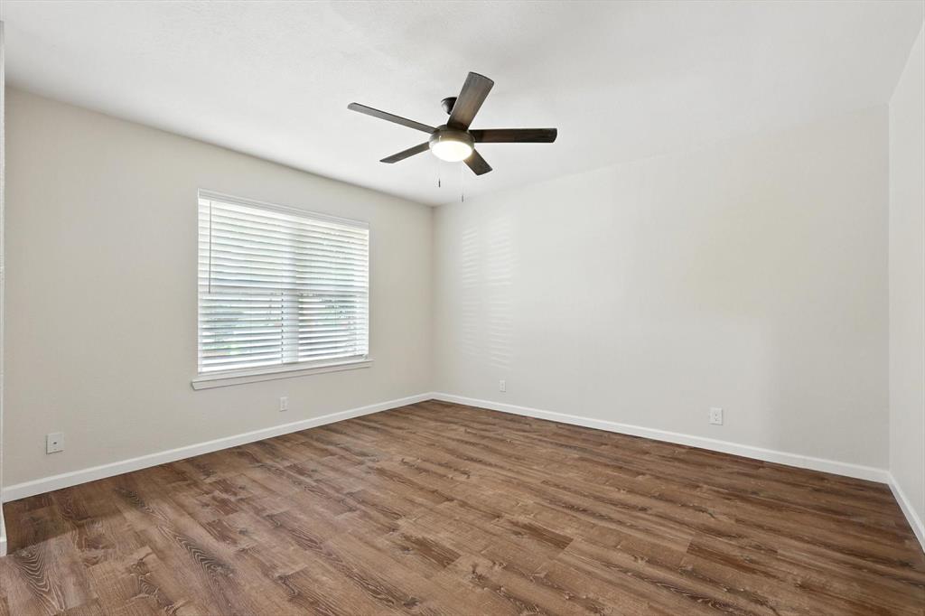 900 W Mulberry Street 7