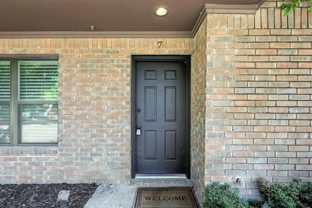 900 W Mulberry Street 7