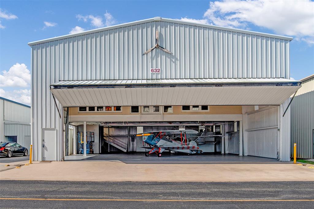 Hicks Airfield - Residential