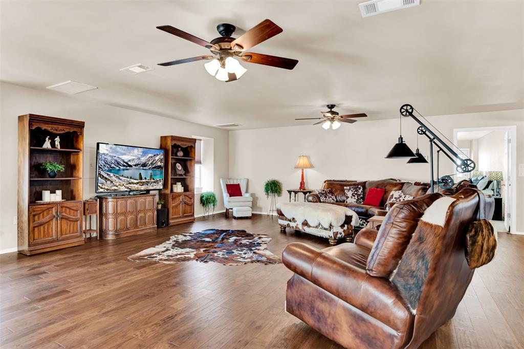 Hicks Airfield - Residential