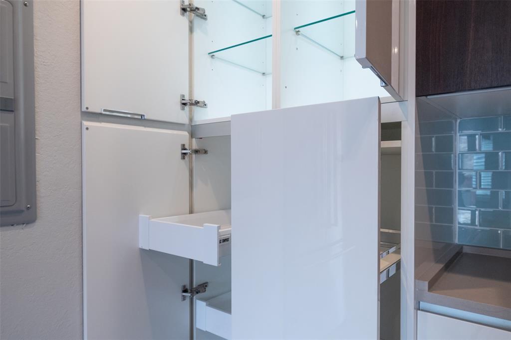 Villas Condo At Pkwy Village - Residential