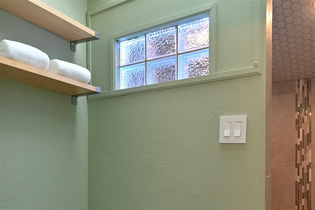 Villas Condo At Pkwy Village - Residential