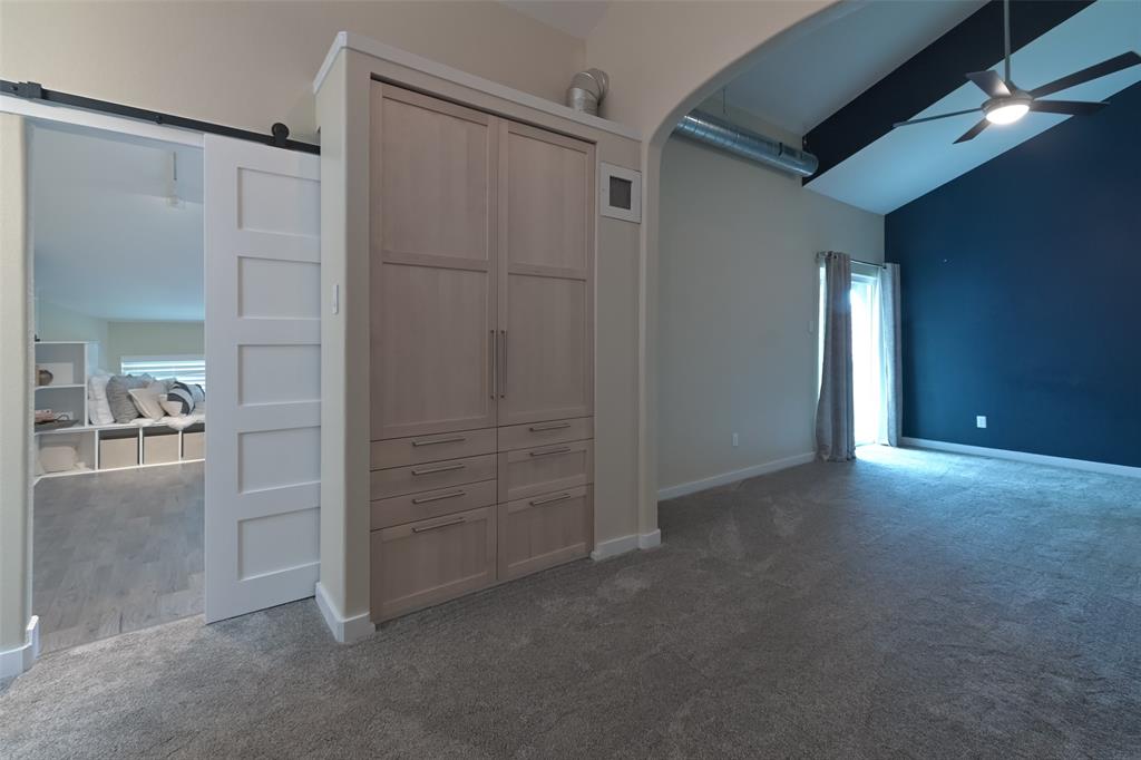 Villas Condo At Pkwy Village - Residential