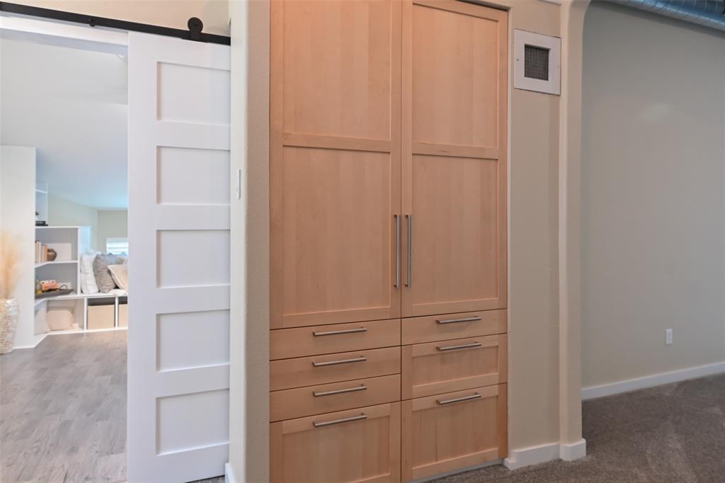 Villas Condo At Pkwy Village - Residential