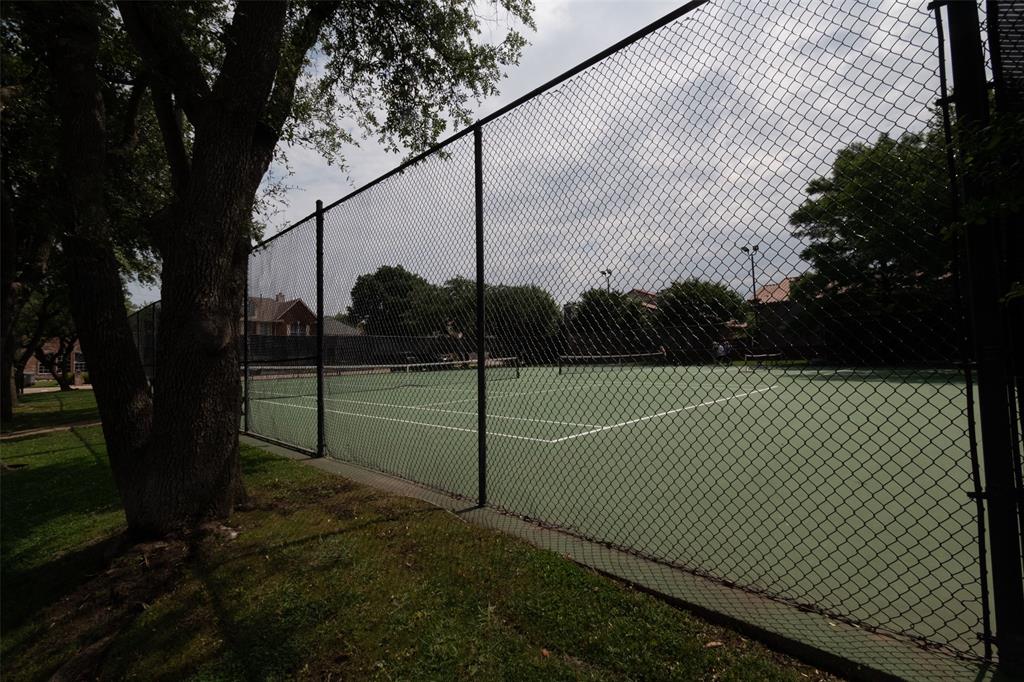 Villas Condo At Pkwy Village - Residential