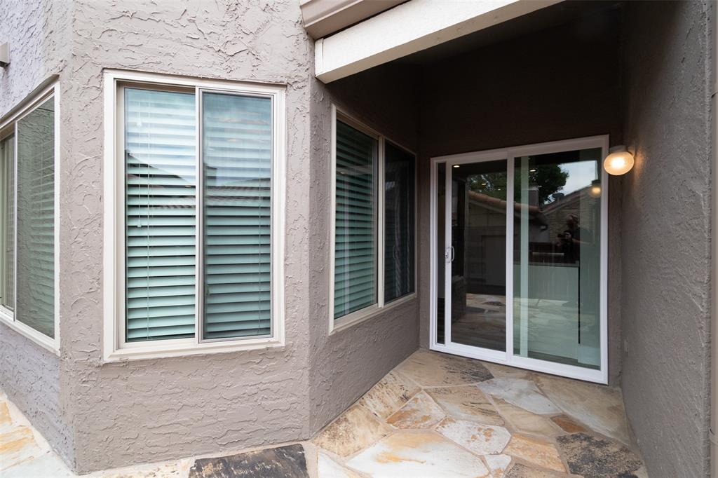 Villas Condo At Pkwy Village - Residential