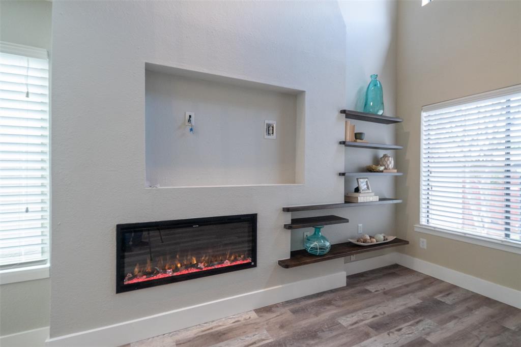 Villas Condo At Pkwy Village - Residential