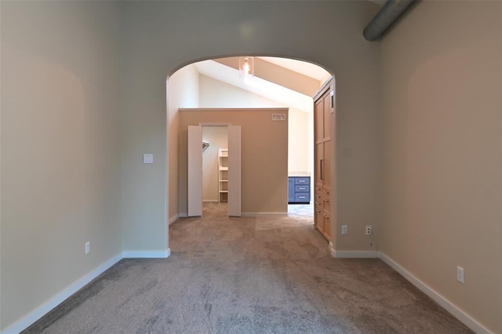 Villas Condo At Pkwy Village - Residential