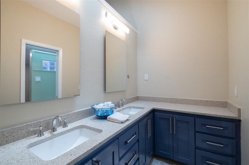 Villas Condo At Pkwy Village - Residential