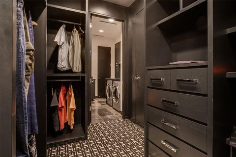 Tiny photo for 2408 Victory Park Lane #1439, Dallas, TX 75219 (MLS # 21061961)