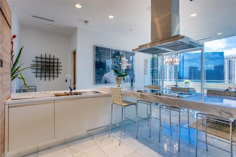 Tiny photo for 2408 Victory Park Lane #1439, Dallas, TX 75219 (MLS # 21061961)