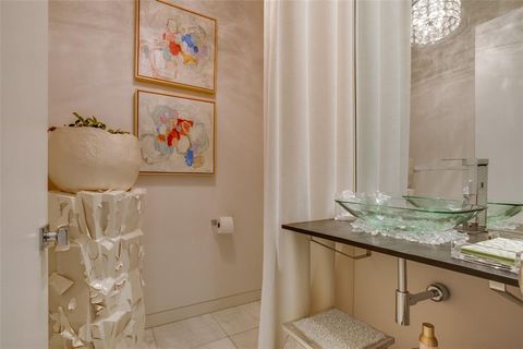 Tiny photo for 2408 Victory Park Lane #1439, Dallas, TX 75219 (MLS # 21061961)