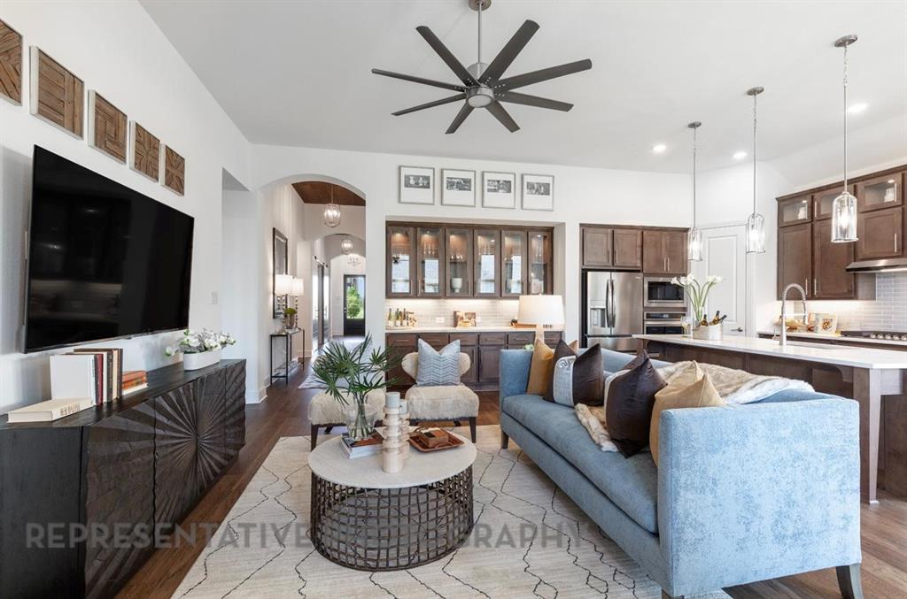 9824 Oak Glade Drive