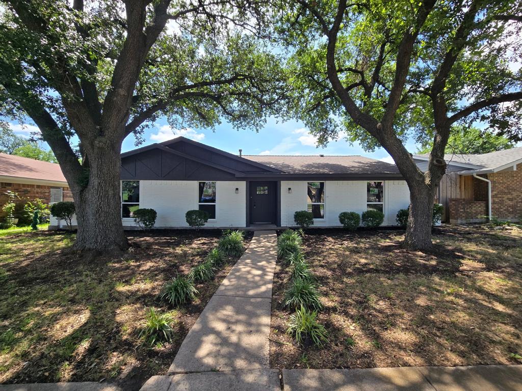 526 Doral Place