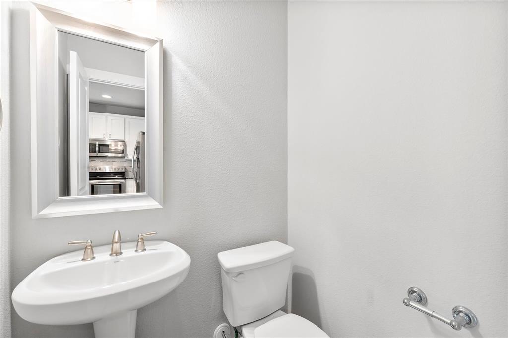 Exall Twnhms II - Residential