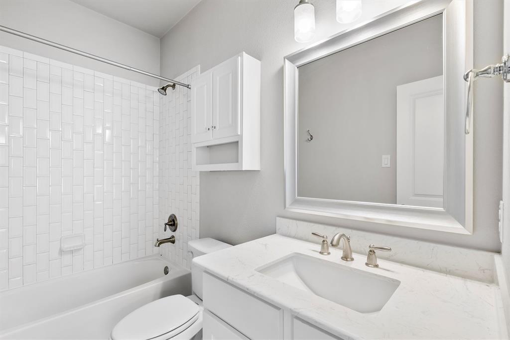 Exall Twnhms II - Residential