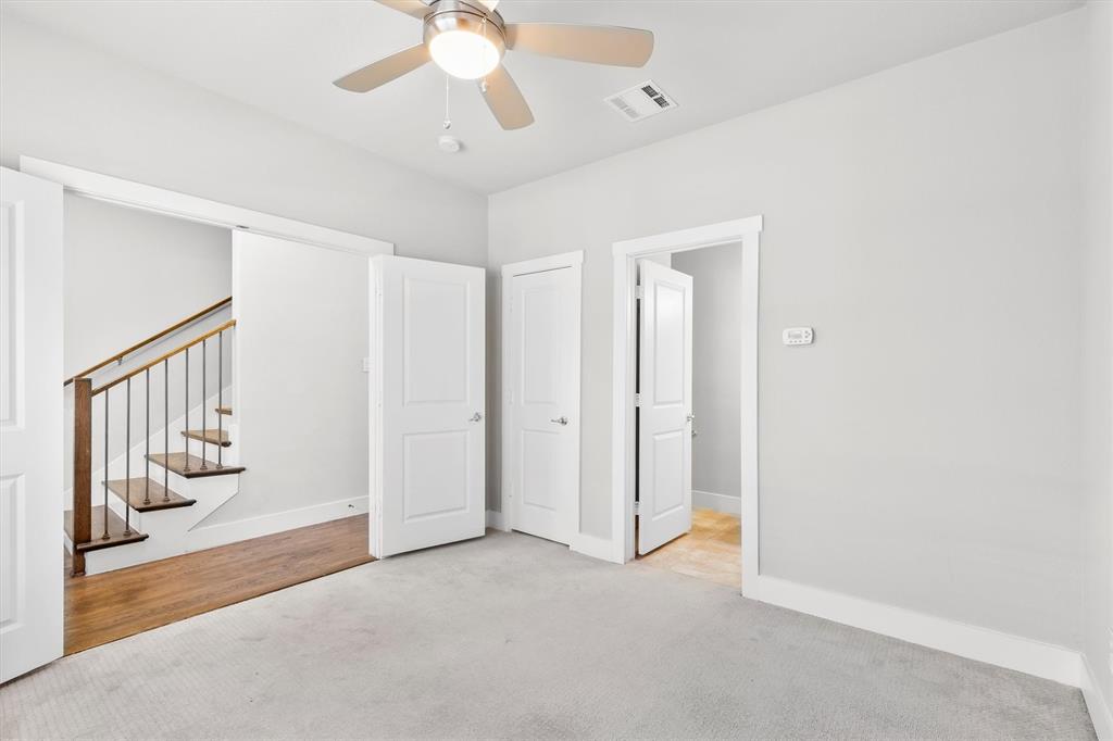 Exall Twnhms II - Residential