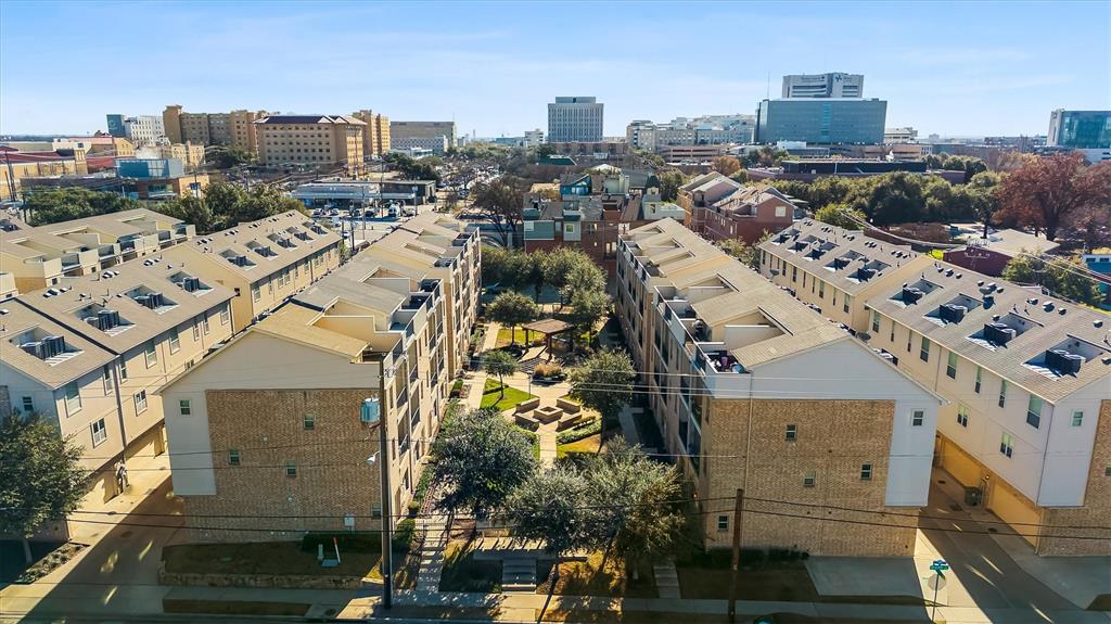 Exall Twnhms II - Residential