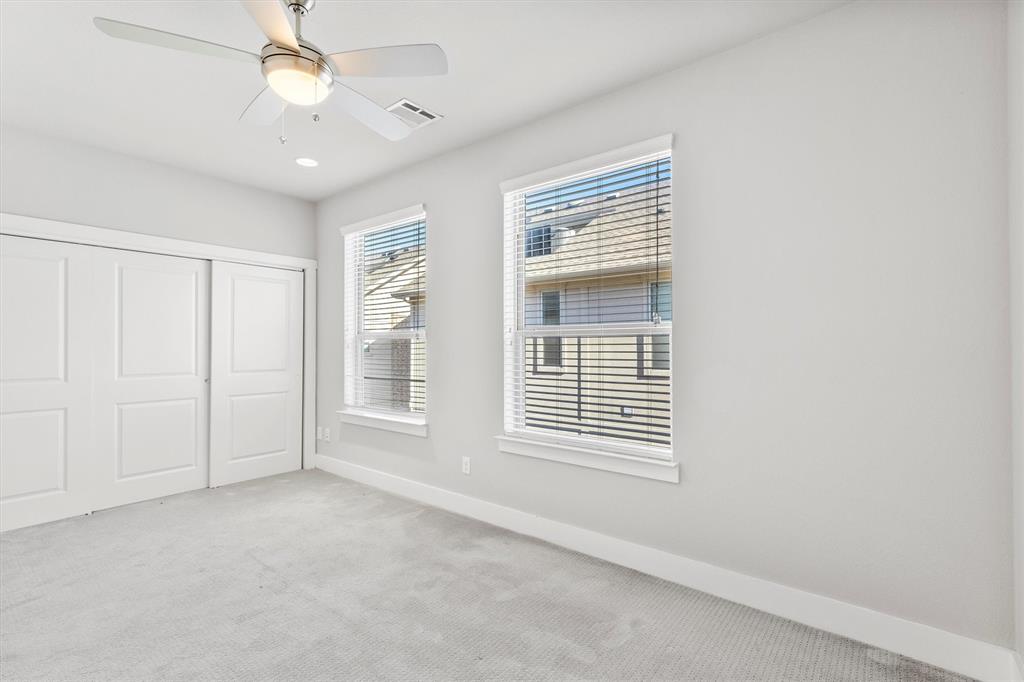 Exall Twnhms II - Residential