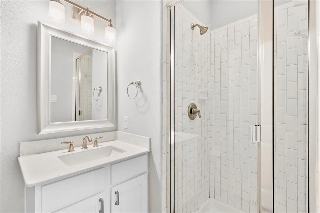 Exall Twnhms II - Residential