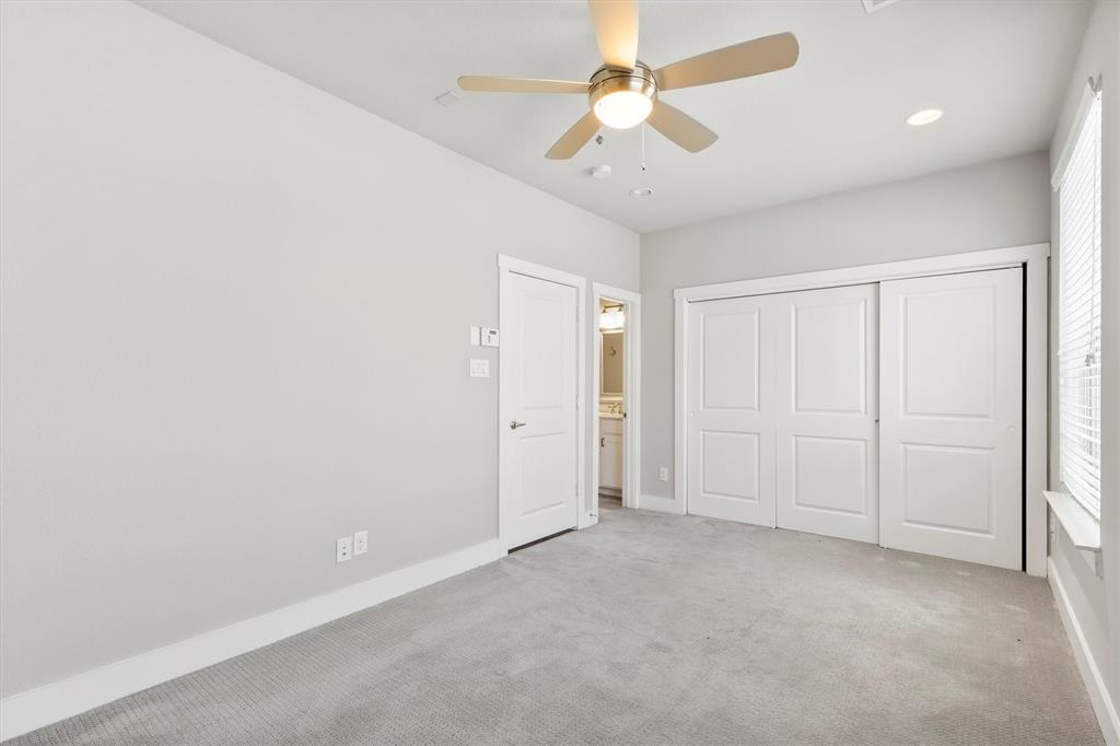 Exall Twnhms II - Residential