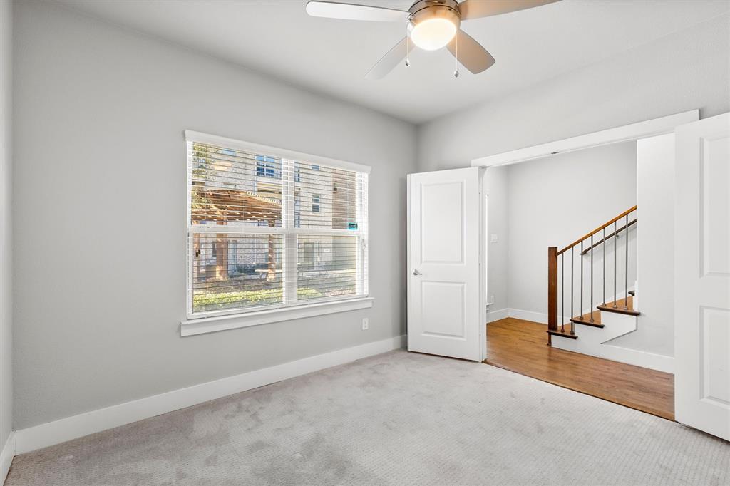 Exall Twnhms II - Residential