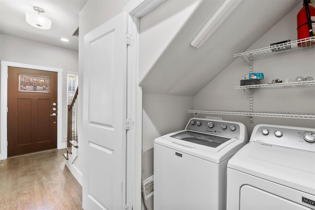 Exall Twnhms II - Residential