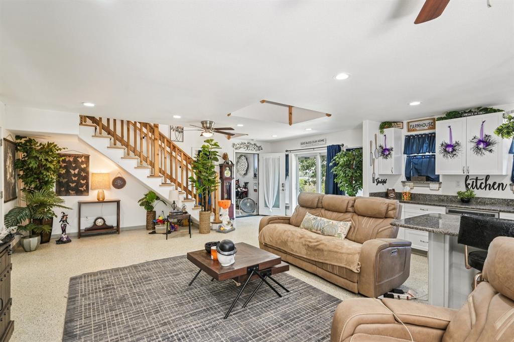 Ray Roberts Estate - Farm