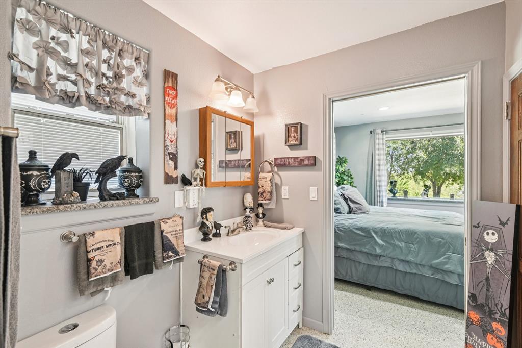 Ray Roberts Estate - Farm