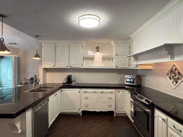 Bedford, Texas 76022, United States, 3 Bedrooms Bedrooms, ,2 BathroomsBathrooms,Residential,Pending,93261