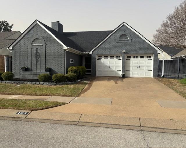 Bedford, Texas 76022, United States, 3 Bedrooms Bedrooms, ,2 BathroomsBathrooms,Residential,Pending,93261