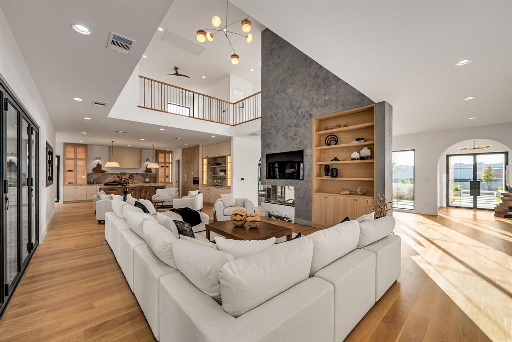 Walnut Hill Manor - Residential