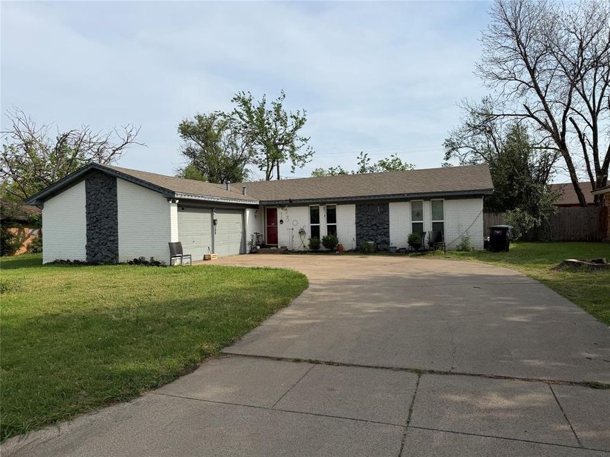 Welcome to a solid opportunity in a growing Fort Worth pocket. This well-maintained home offers the perfect blend of comfort, space, and flexibility whether you’re a first-time buyer or looking to lock in a home without dealing with traditional bank headaches. Step inside to a functional layout with spacious living areas, natural light, and a layout that flows. The property sits on a generous lot with room to expand, entertain, or just enjoy your own space. Conveniently located near major highways, shopping, and everyday essentials making commuting and daily life easy. This one is priced right and positioned to move quickly. Seller Financing Terms Available:
$40,000 Down
6.5% Interest Rate
30-Year Amortization 15 year balloon
Estimated PITI: $1,988.77 month
Skip the banks. Flexible approval. Fast closing.