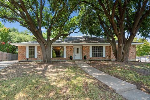 A home in Benbrook