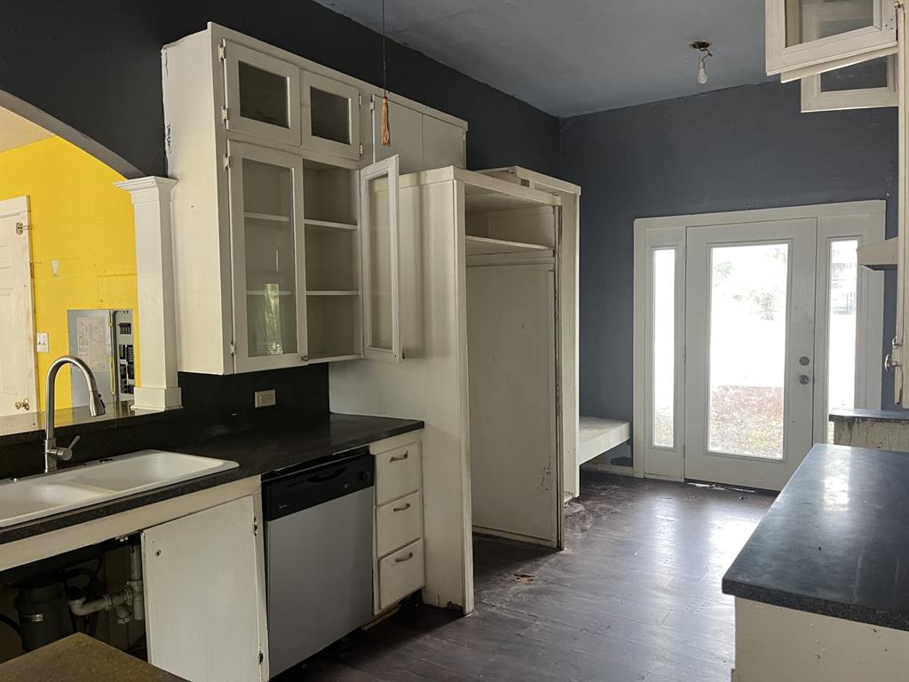 511 W 7th Street