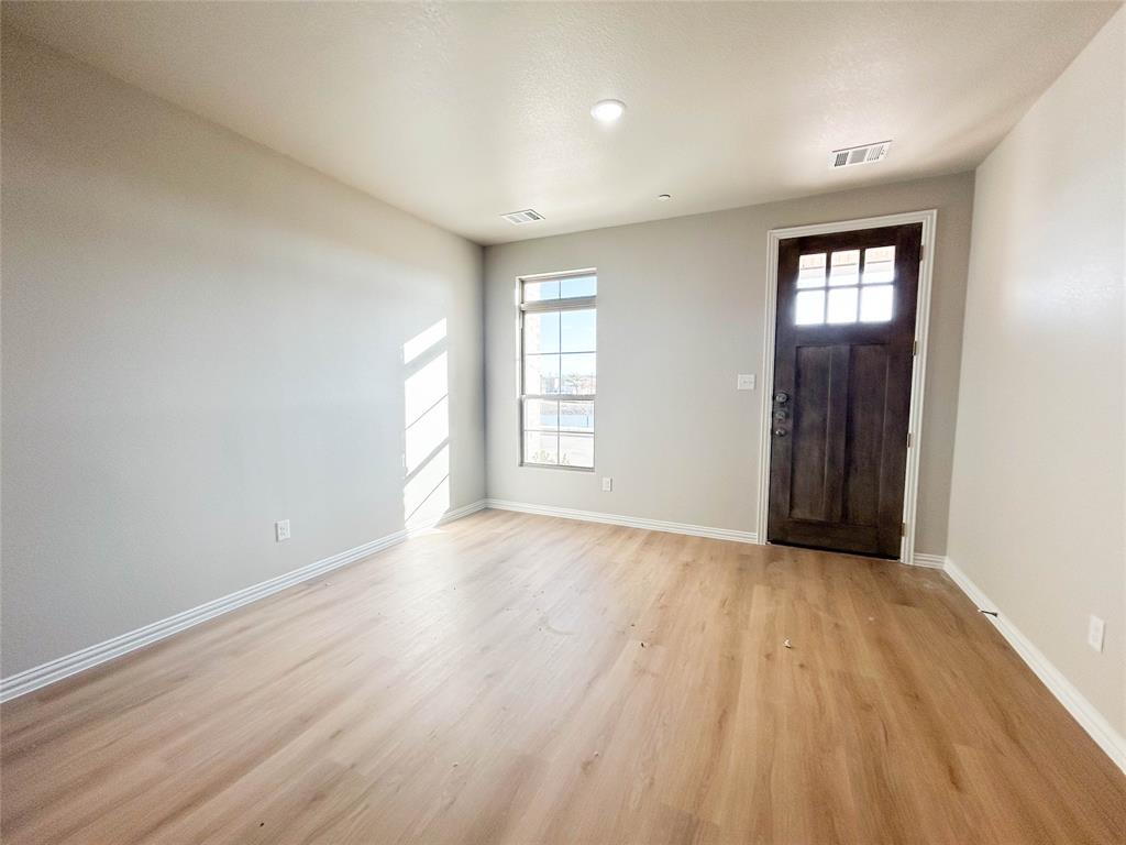 2077 Luna Drive