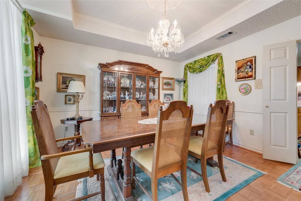 1412 Hyde Park Lane