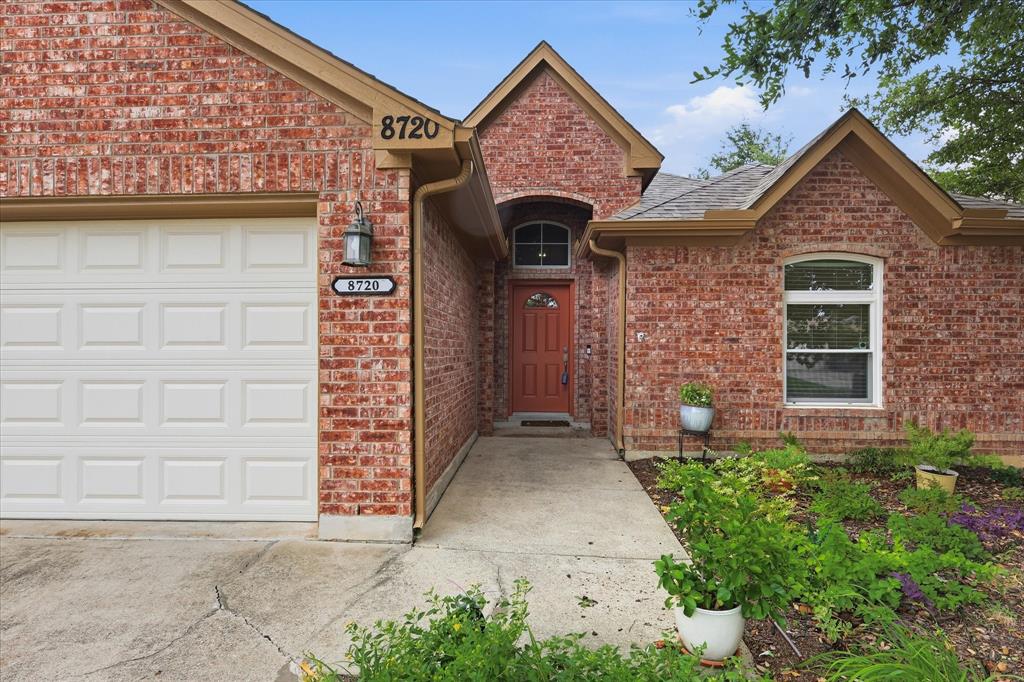 8720 Lariat Circle