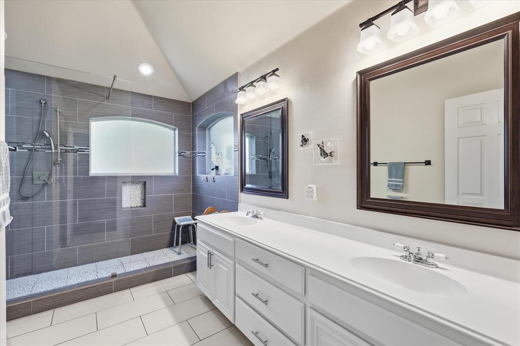 8720 Lariat Circle