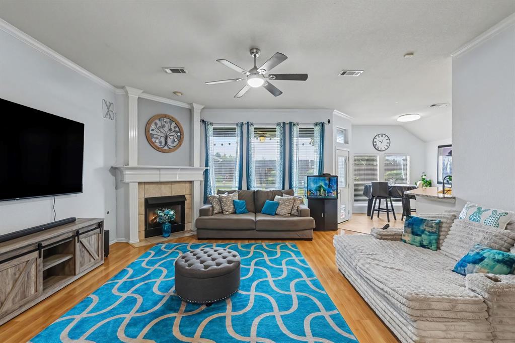 7925 Peregrine Trail