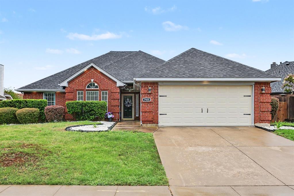 7925 Peregrine Trail