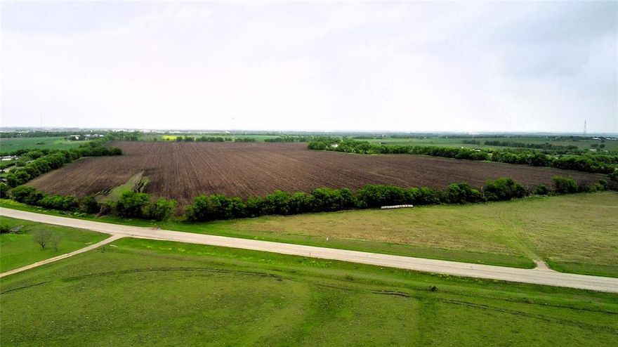 142 acres of farmland in Bruceville-Eddy with great potential for residential or commercial development.
Located between Waco and Temple-Belton and less than 1 mile east of I35.
Public road frontage on 3 sides:
-Approximately 570 feet of road frontage along State Highway 7
-Approximately 1200 feet of road frontage along CR 437 along east side
-Approximately 2400 fee of road frontage along CR 437 along north side