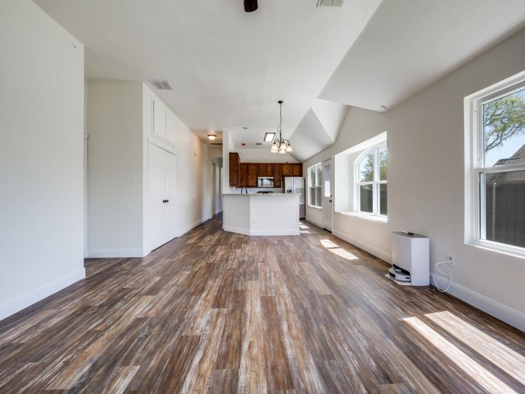 1810 Crosshaven Drive