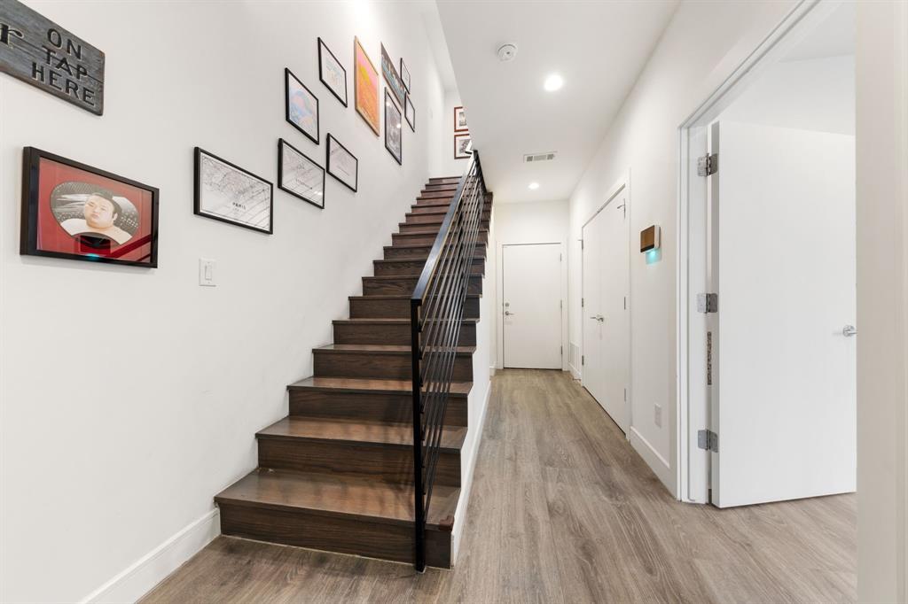 3880 Munger Avenue 2