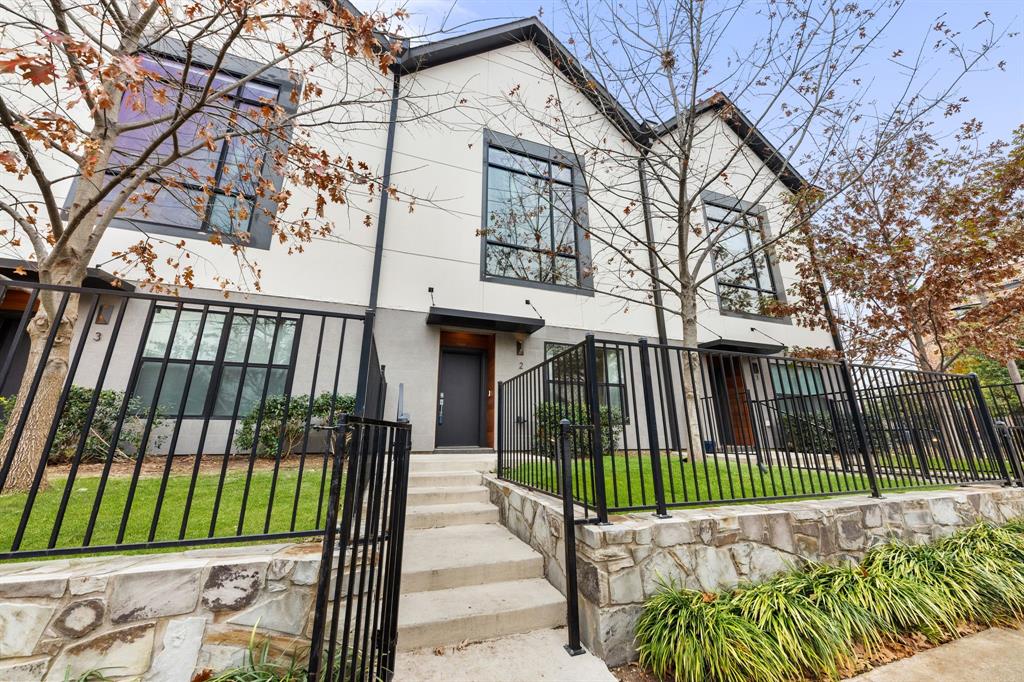 3880 Munger Avenue 2